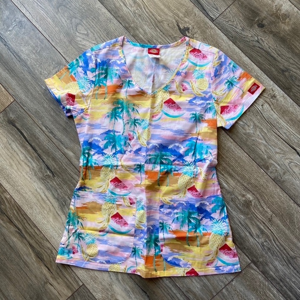Dickies scrub top nwot size xs